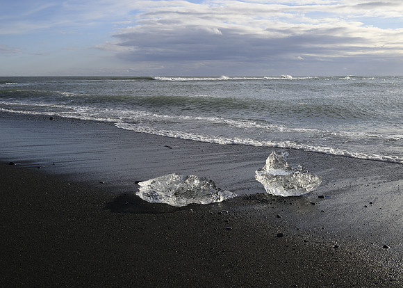 Diamond Beach near Jökulsárlón Lagoon